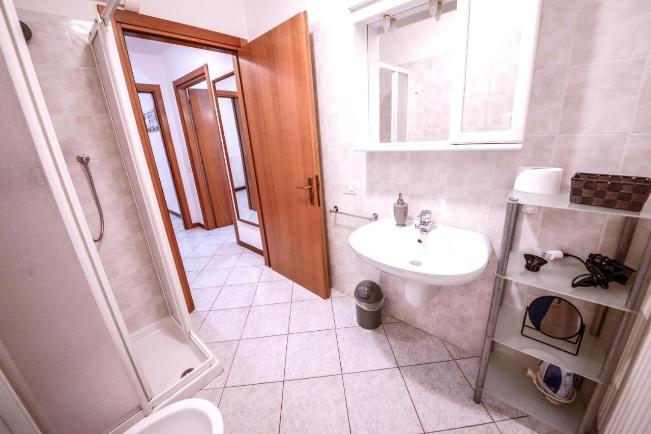 1Dest - Best Location Riva del Garda Bagian luar foto