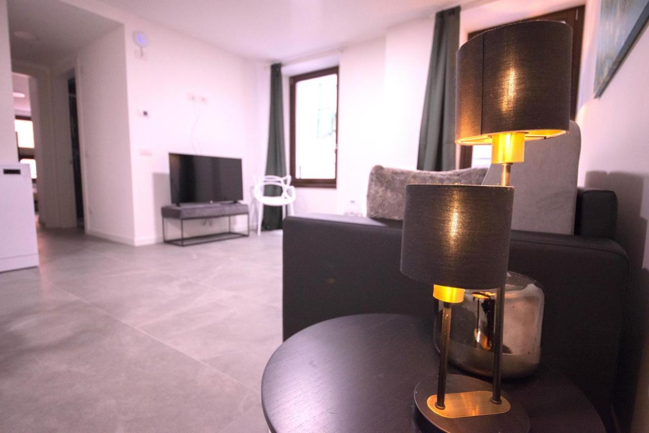 1Dest - Best Location Riva del Garda Bagian luar foto