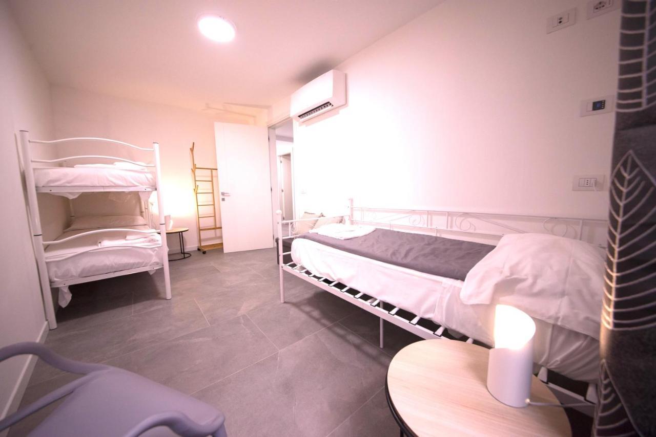 1Dest - Best Location Riva del Garda Bagian luar foto