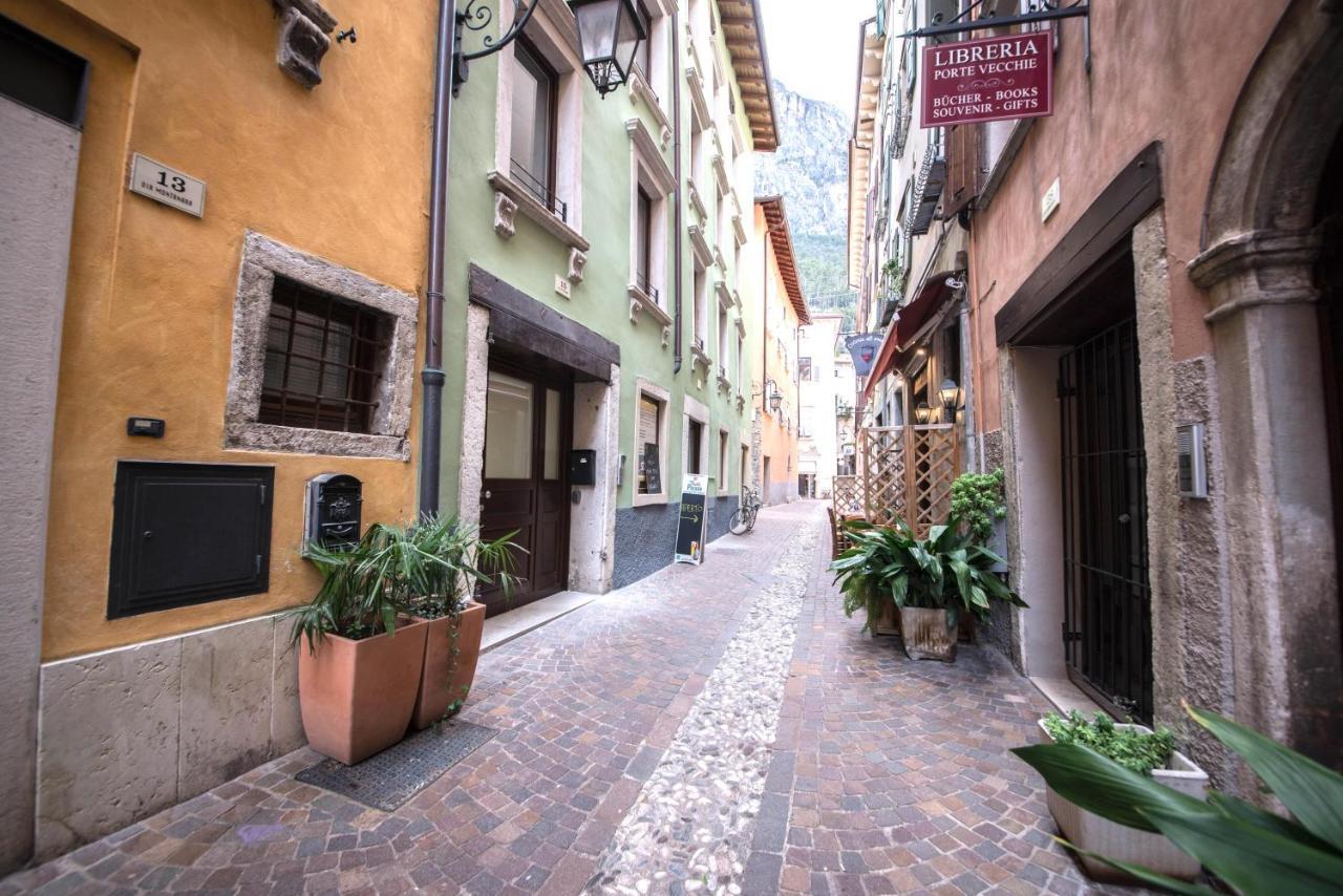 1Dest - Best Location Riva del Garda Bagian luar foto